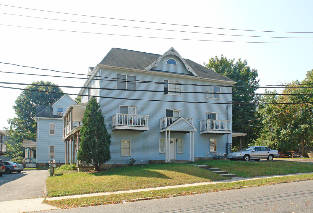 7 Pardee St in Bristol, CT - Foto de edificio