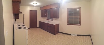 1505 Haney Dr, Unit Apt B in Hays, KS - Foto de edificio - Building Photo