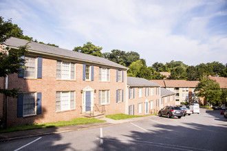 Princeton Circle West Apartments in Lynchburg, VA - Foto de edificio - Building Photo