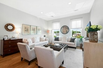 15 Corbin Dr in Darien, CT - Building Photo - Building Photo