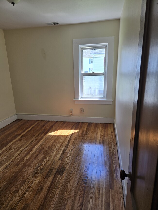 119 Main St, Unit #4 in Somers, CT - Building Photo - Building Photo
