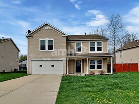 524 Bridgewater Dr in Greenfield, IN - Building Photo