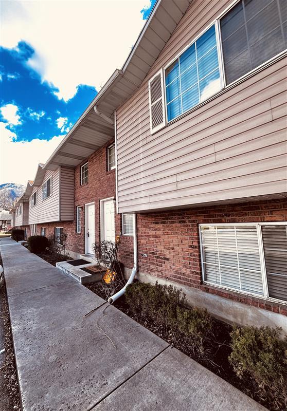 property at 699 600 W