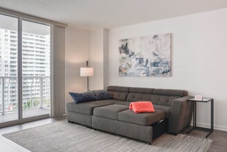 1 SE 12th St in Miami, FL - Building Photo - Building Photo