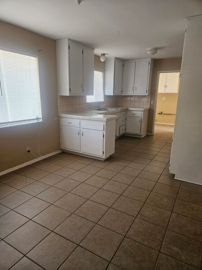 16333 Villa Dr in Victorville, CA - Building Photo - Building Photo