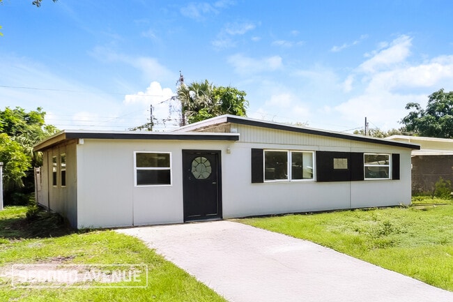 8549 93rd Ave in Seminole, FL - Building Photo - Building Photo