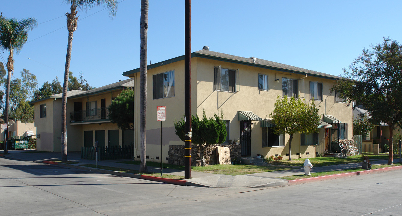 1027 N Parton St in Santa Ana, CA - Building Photo