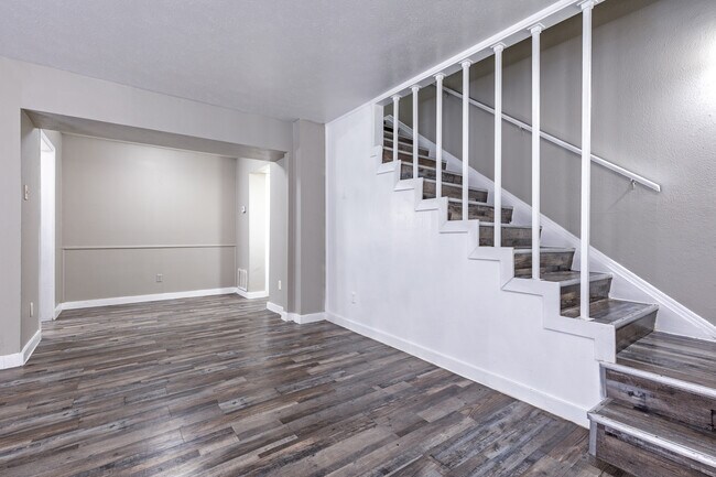 Vista Montana in Dallas, TX - Foto de edificio - Interior Photo