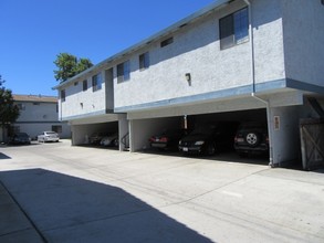 Cypress Garden Apartments in Los Banos, CA - Building Photo - Building Photo