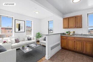 824 St Nicholas Ave in New York, NY - Building Photo