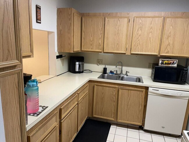 property at 5975 Forest Hill Blvd