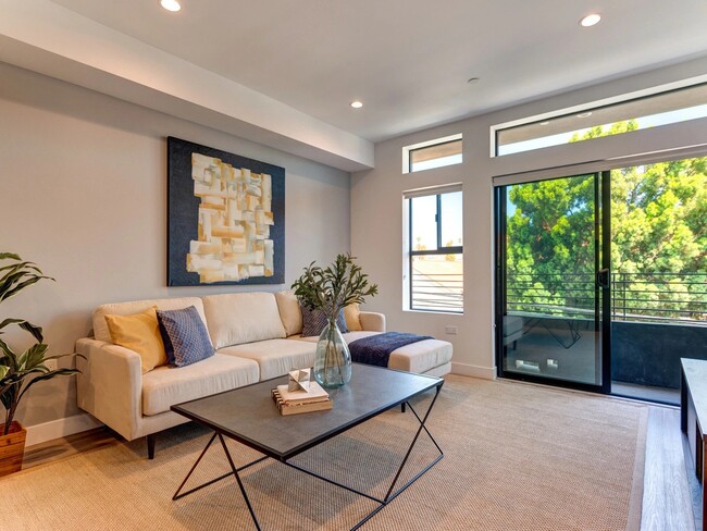 property at 338 Mariposa Ave