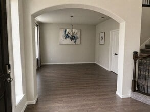 221 Ashley Way in Alvin, TX - Building Photo - Building Photo