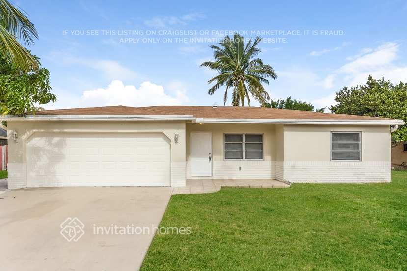 10825 Jennifer Ln in Boca Raton, FL - Building Photo