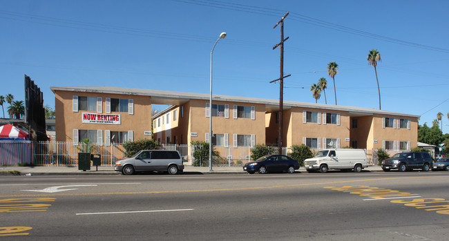 7509-7521 Broadway in Los Angeles, CA - Building Photo - Building Photo