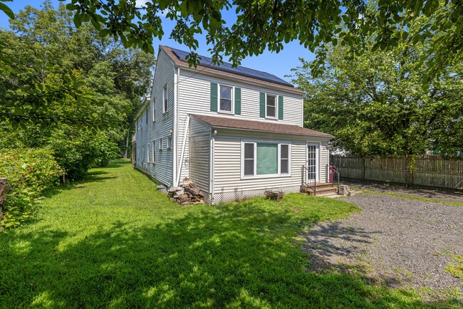 43 Crescent Ave in Farmington, CT - Building Photo - Building Photo