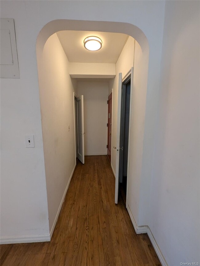 2 Greenridge Ave in White Plains, NY - Building Photo - Building Photo