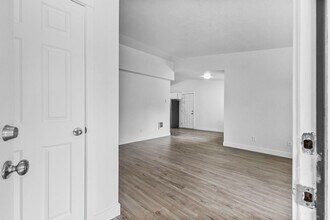 5475 Newberg Dr N in Keizer, OR - Building Photo - Building Photo