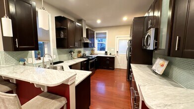 158 R St NE in Washington, DC - Building Photo - Building Photo