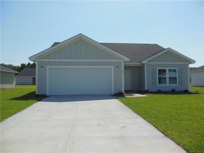 65 Laura Ct. in Brunswick, GA - Building Photo - Building Photo