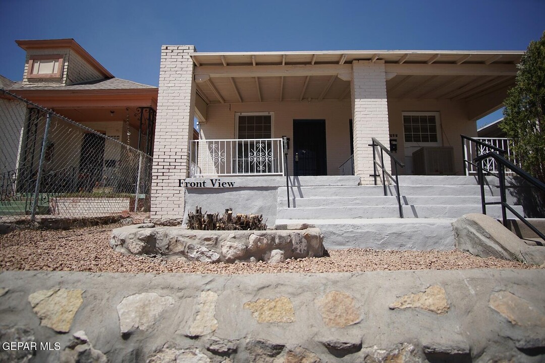 1419 Wyoming Ave in El Paso, TX - Building Photo