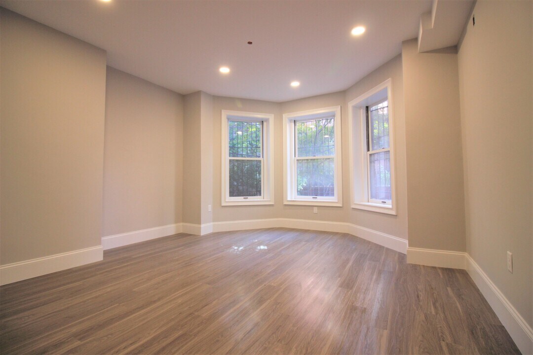 383 Commonwealth Ave in Boston, MA - Building Photo