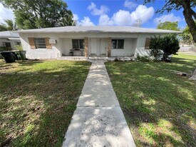661 NE 138th St in North Miami, FL - Building Photo