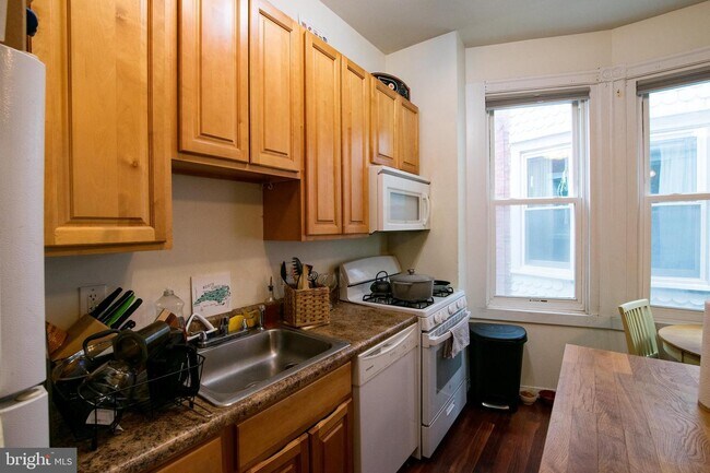 4841 Walton Ave photo'