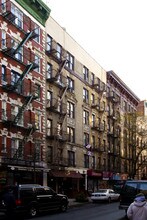 222 Thompson St in New York, NY - Foto de edificio - Building Photo