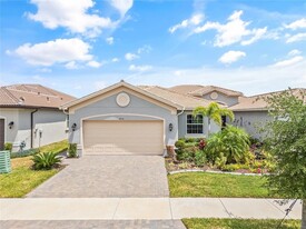 4914 Sienna Isles Ave in Wimauma, FL - Building Photo