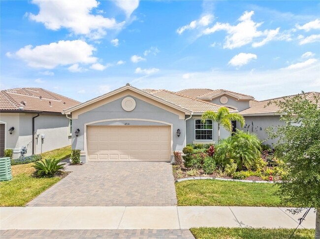 property at 4914 Sienna Isles Ave