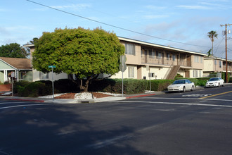 1296 Laurel in San Carlos, CA - Building Photo - Building Photo