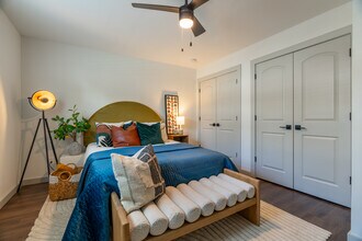 Century Apartments in Memphis, TN - Building Photo - Interior Photo