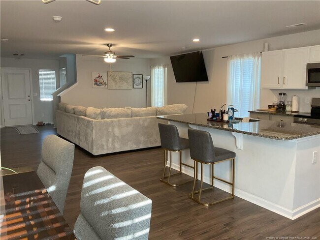 306 Melbourne Dr in Raeford, NC - Building Photo - Building Photo