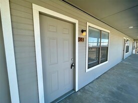 2526 W Prairie St, Unit 203 in Denton, TX - Building Photo
