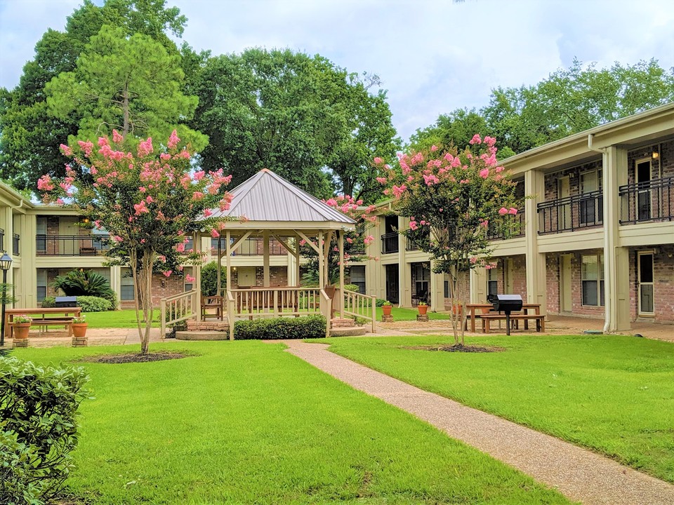 Jefferson House in Beaumont, TX - Building Photo