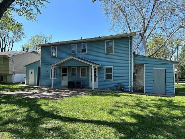 208 Howard Dr in O'Fallon, IL - Building Photo - Building Photo