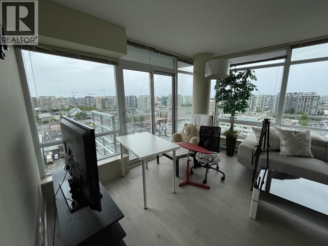 property at 8288 Lansdowne Rd