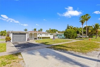 3253 Pierce St in Hollywood, FL - Building Photo - Building Photo