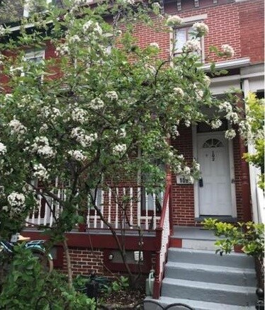 102 Linden St in Camden, NJ - Building Photo