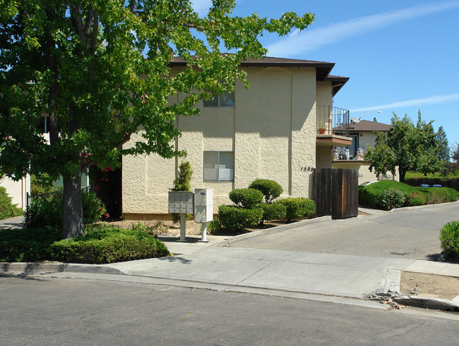 1595 Brookvale Dr in San Jose, CA - Building Photo - Building Photo