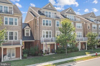 42612 Hardage Terrace in Ashburn, VA - Building Photo - Building Photo