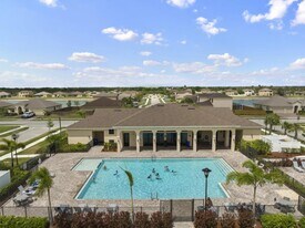 9945 E Villa Cir in Vero Beach, FL - Building Photo