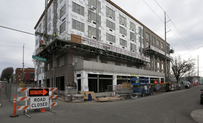 888 in Portland, OR - Building Photo - Building Photo