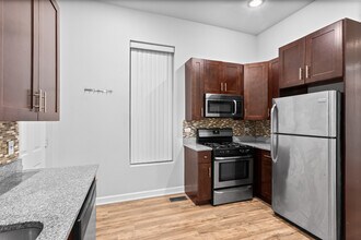 1528 N Ashland Ave in Chicago, IL - Building Photo - Building Photo