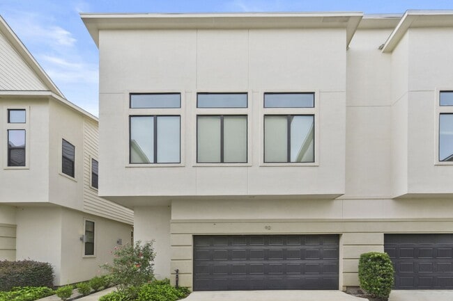 property at 92 N Hutcheson St