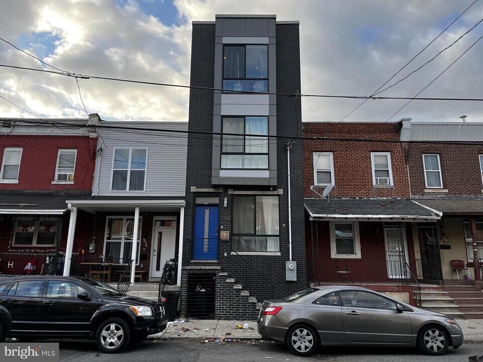 1332 S 30th St in Philadelphia, PA - Building Photo
