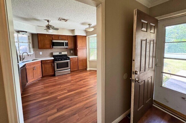 8005 Tuscarora Trail in Austin, TX - Building Photo - Building Photo
