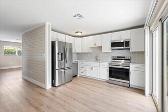 9265 Bloomfield Dr in Palm Beach Gardens, FL - Building Photo - Building Photo