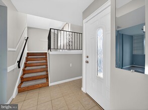 1277 Beverly Rd in Warminster, PA - Foto de edificio - Building Photo